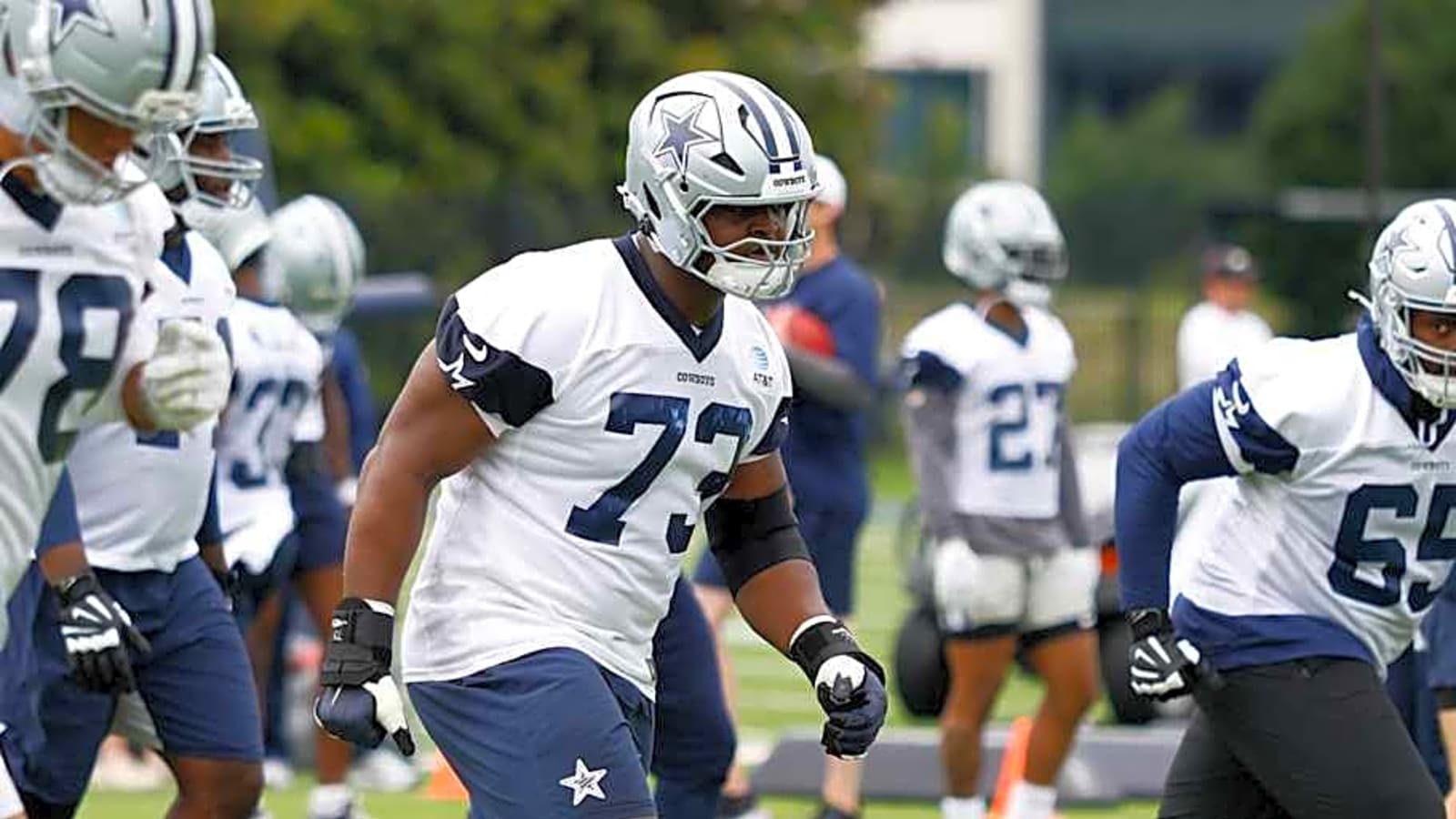 Cowboys All-Pro returns to practice after dealing with knee tendinitis