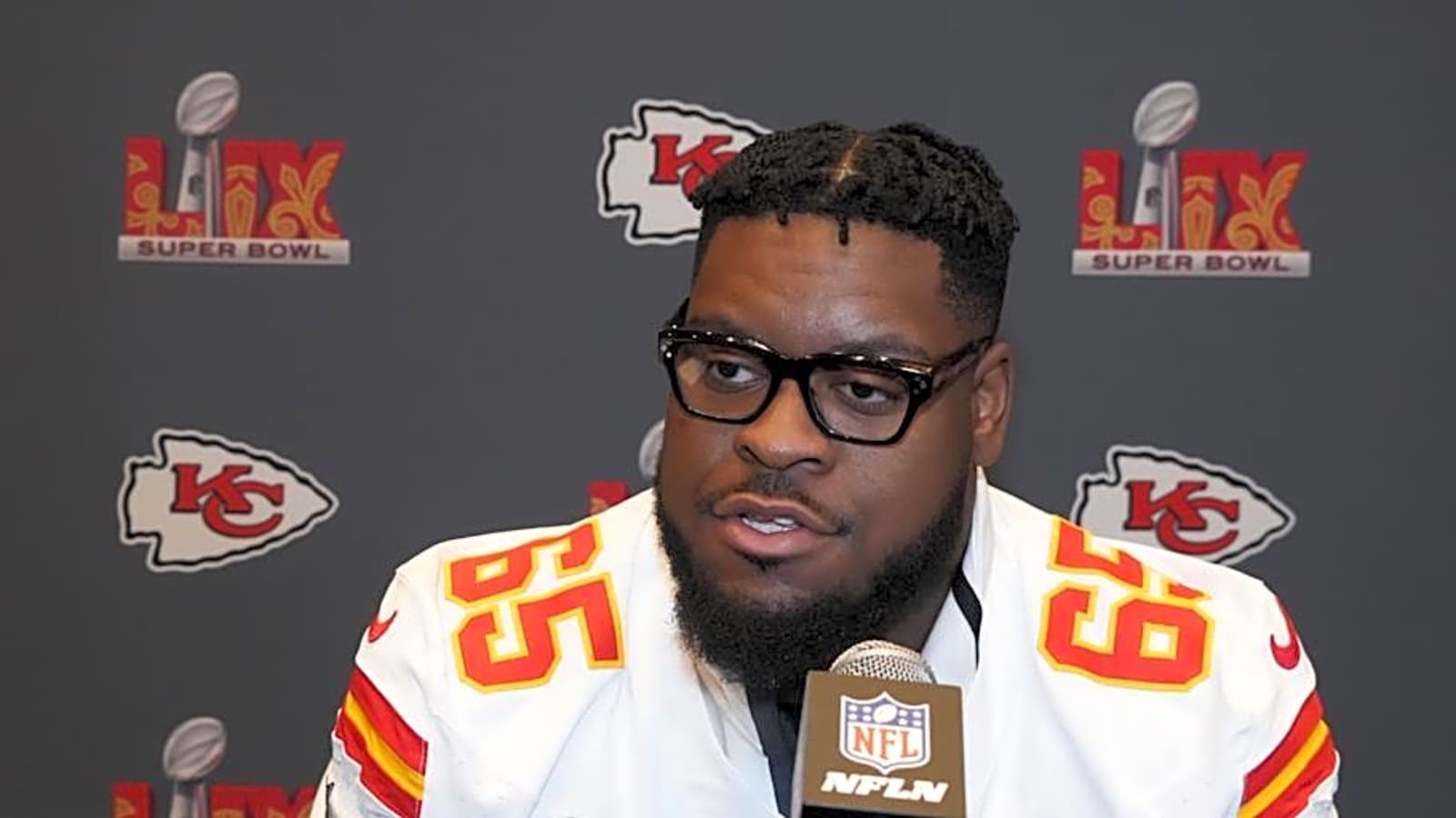 Chiefs&#39; Trey Smith Race Against Franchise Tag Deadline for New Contract