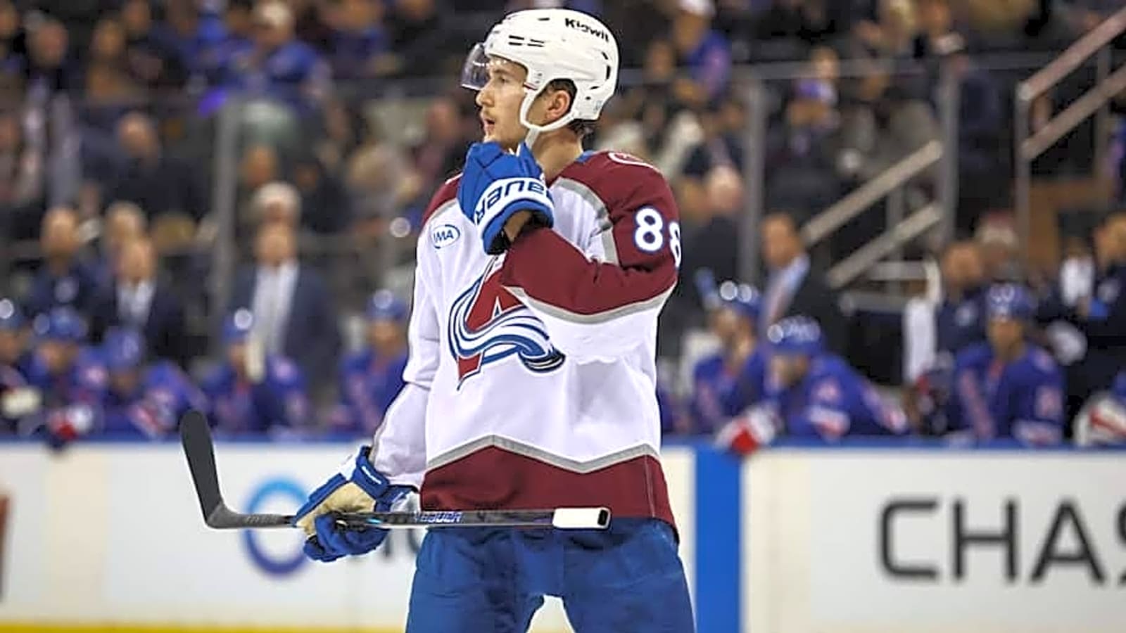 Avalanche's Martin Nečas Ready for Central Division Battles