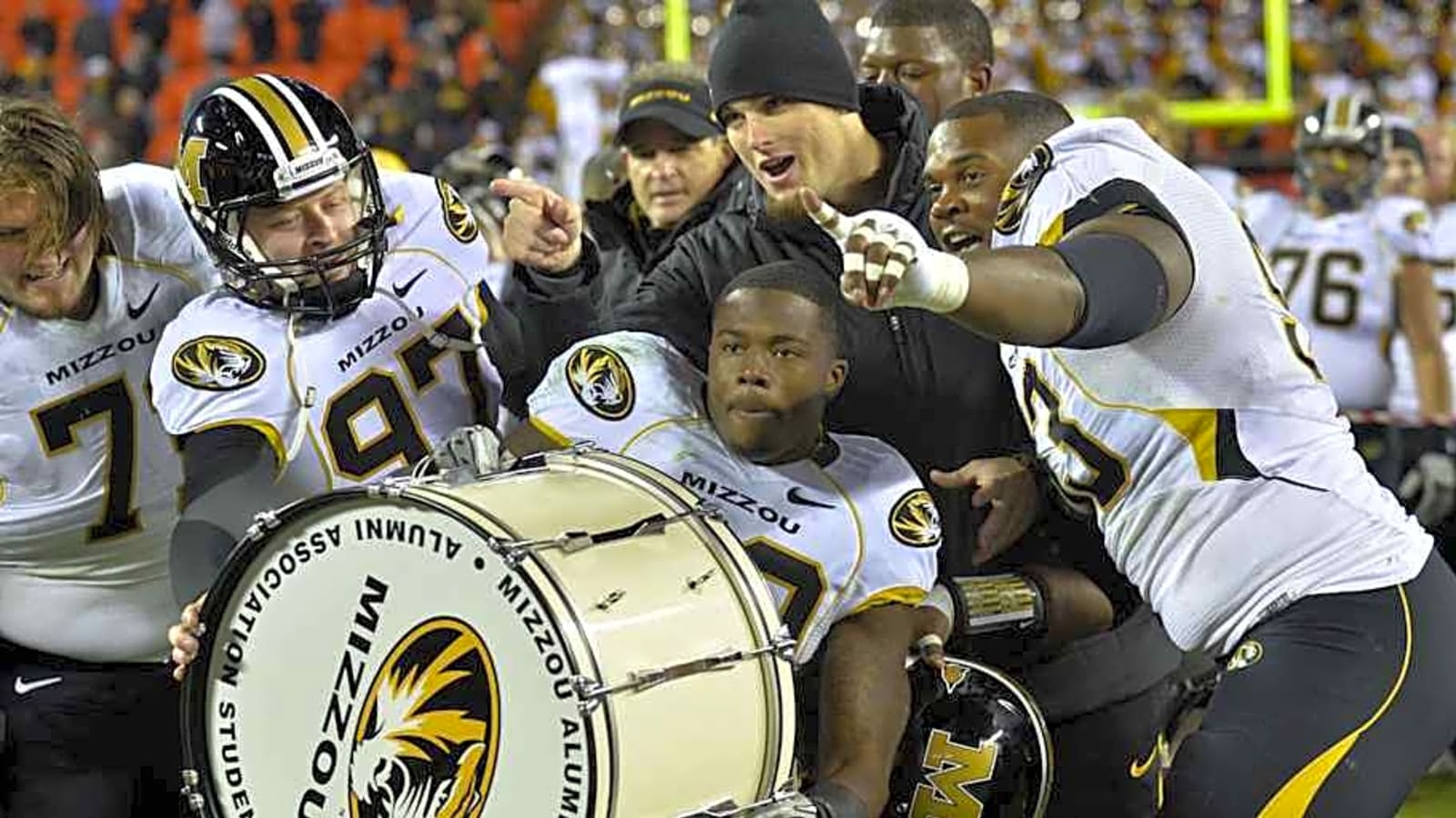 Live Photo Gallery: Kansas Jayhawks at Missouri Tigers, Border Showdown