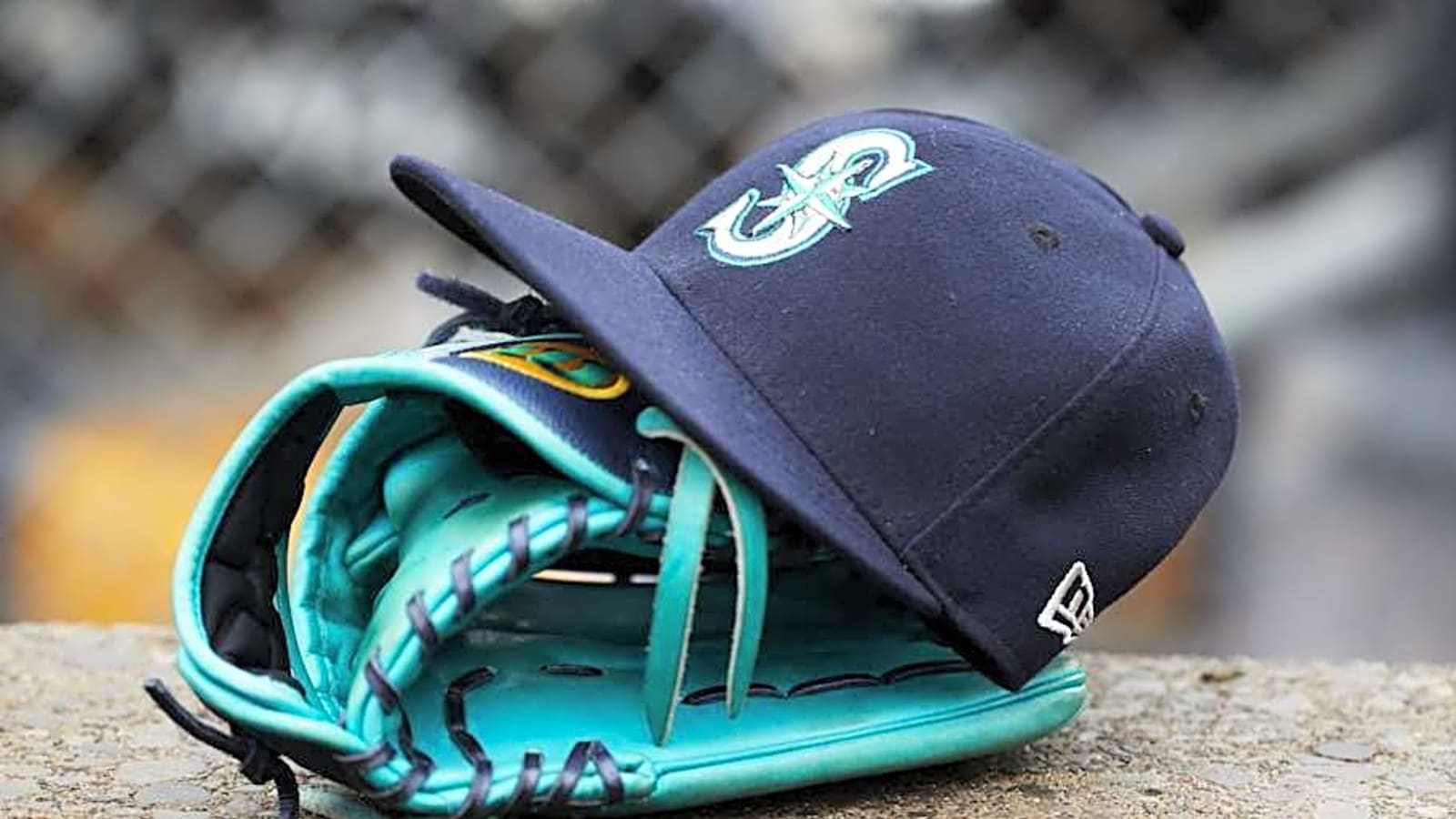Mariners Sign Former Rookie Of The Year After Quiet Release From Royals
