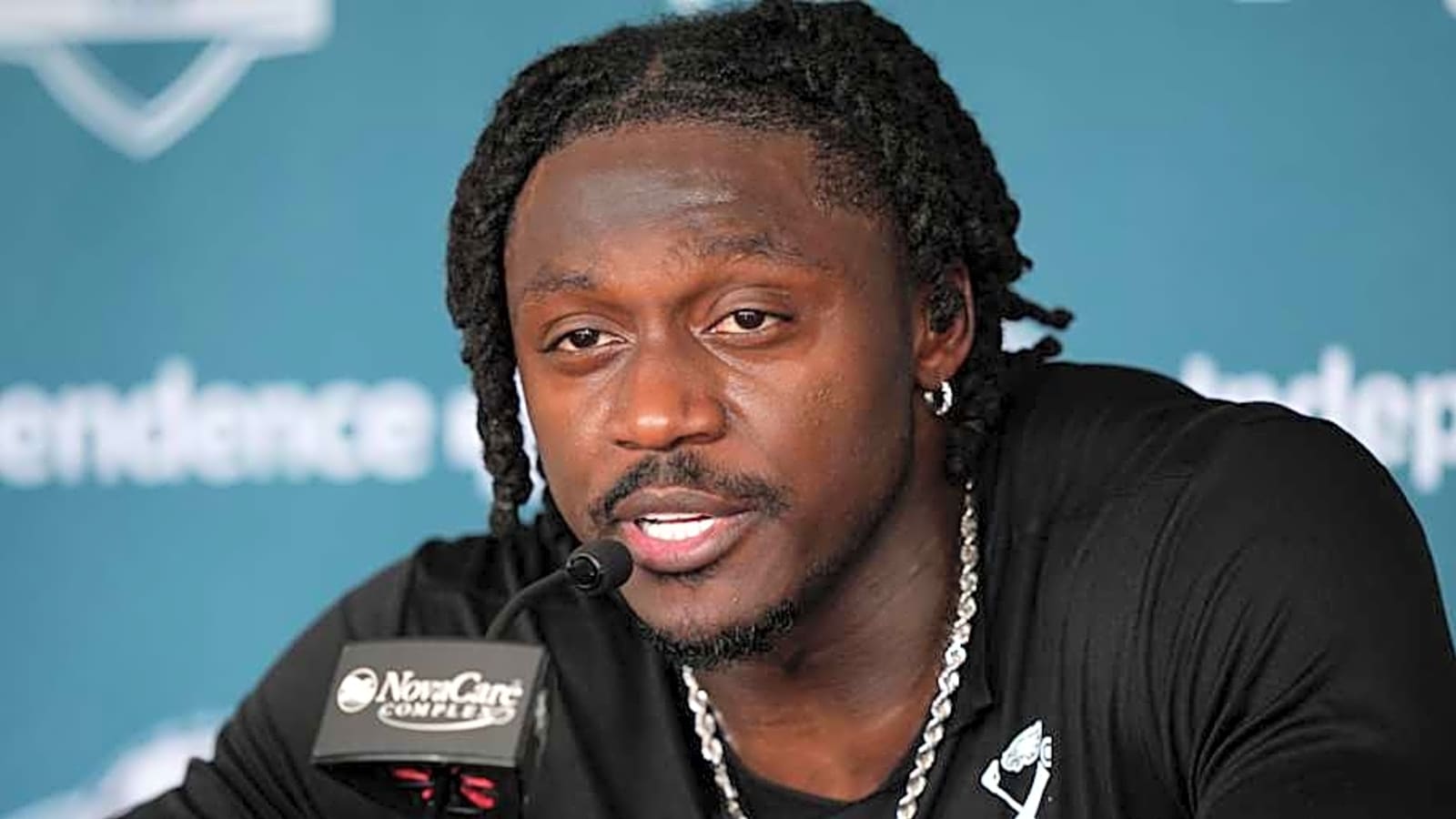 Eagles WR Making Things &#39;Uncomfortable,&#39; Per AJ Brown