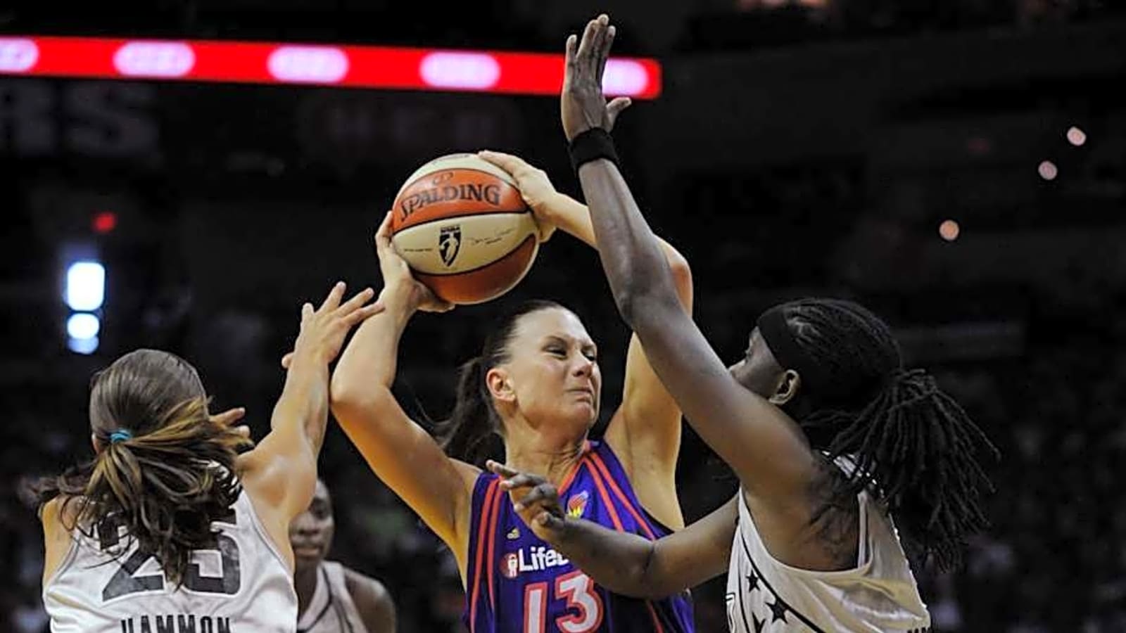 Mercury's Taurasi And Taylor Facilitate In 2005