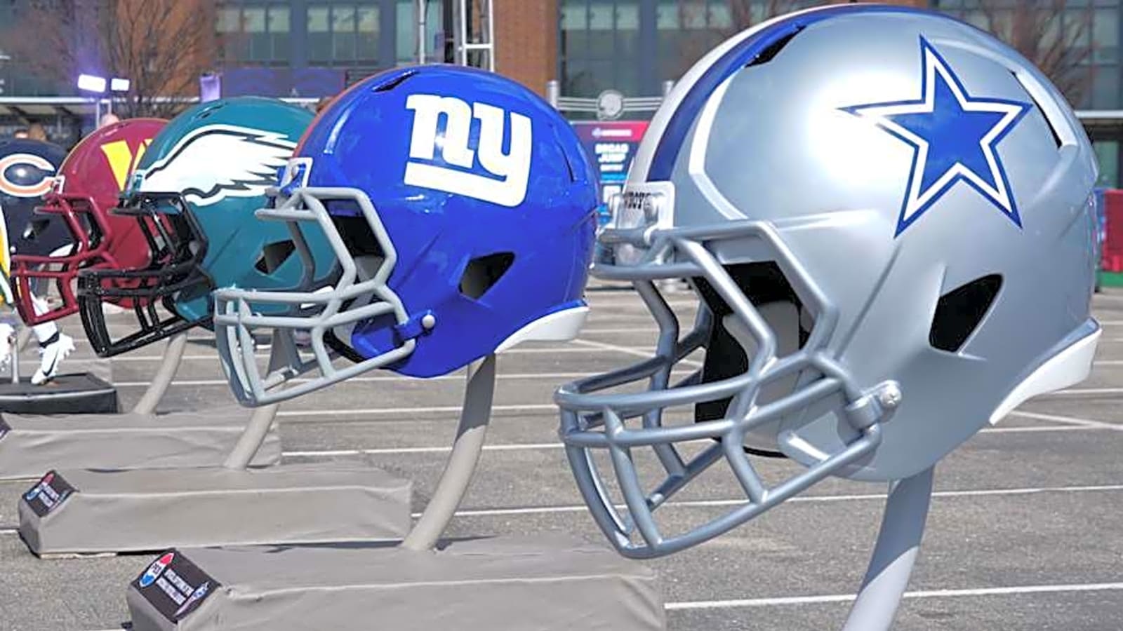 Eagles News: Rumors Growing Philly Will Avoid Cowboys Star