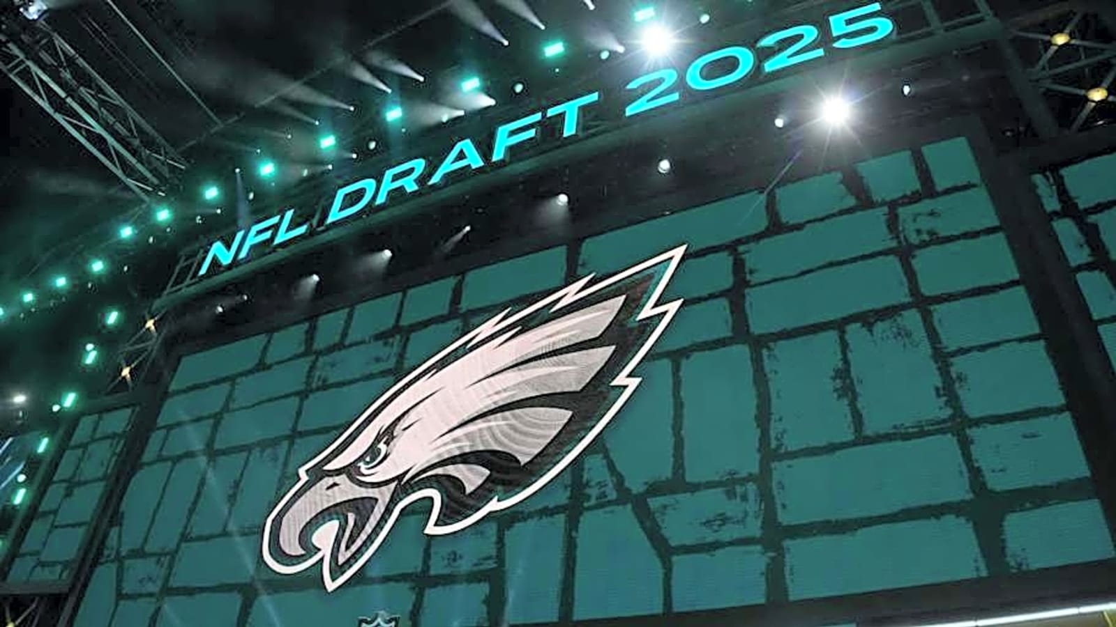Eagles Super Bowl Champ Linked To NFC Rival