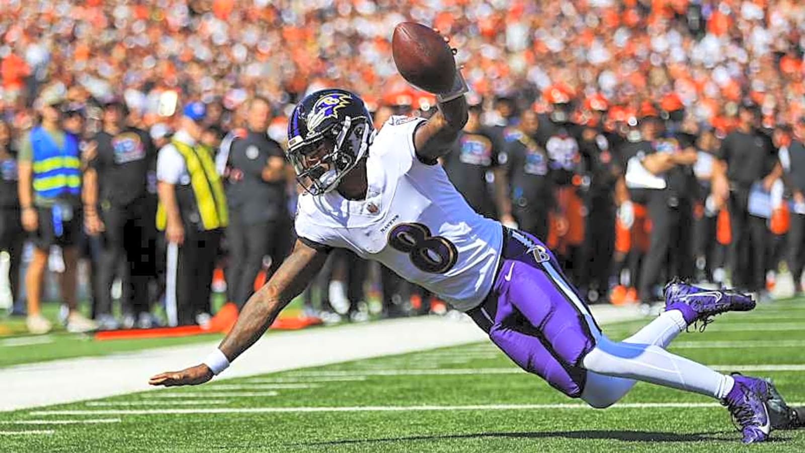 Ravens' Lamar Jackson Looks to Add to Stainless Cincinnati Record