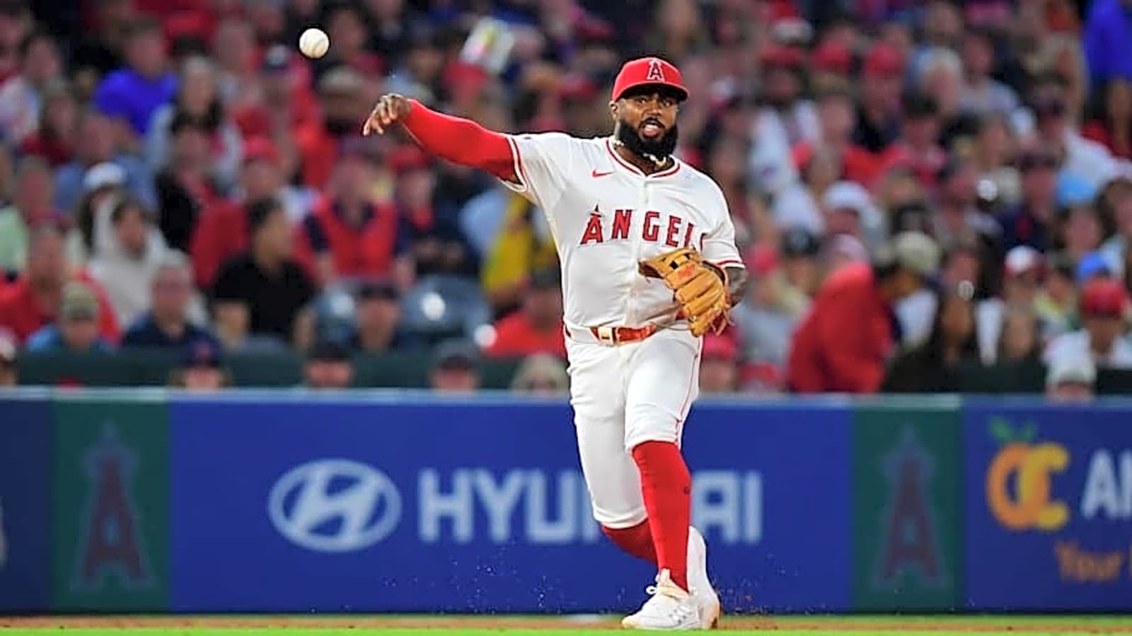 Angels Notes: Ex-Angel Passes Away, Halos Make Surprise Roster Move, Yankees Want Halos Infielder