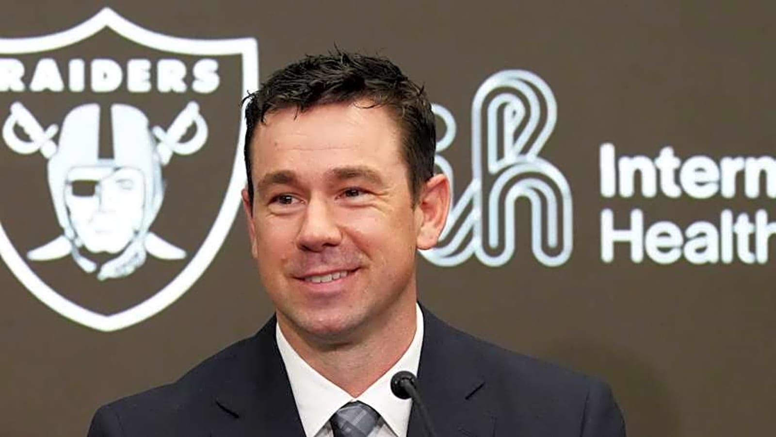 Kubiak, Raiders Interview First OC Candidate