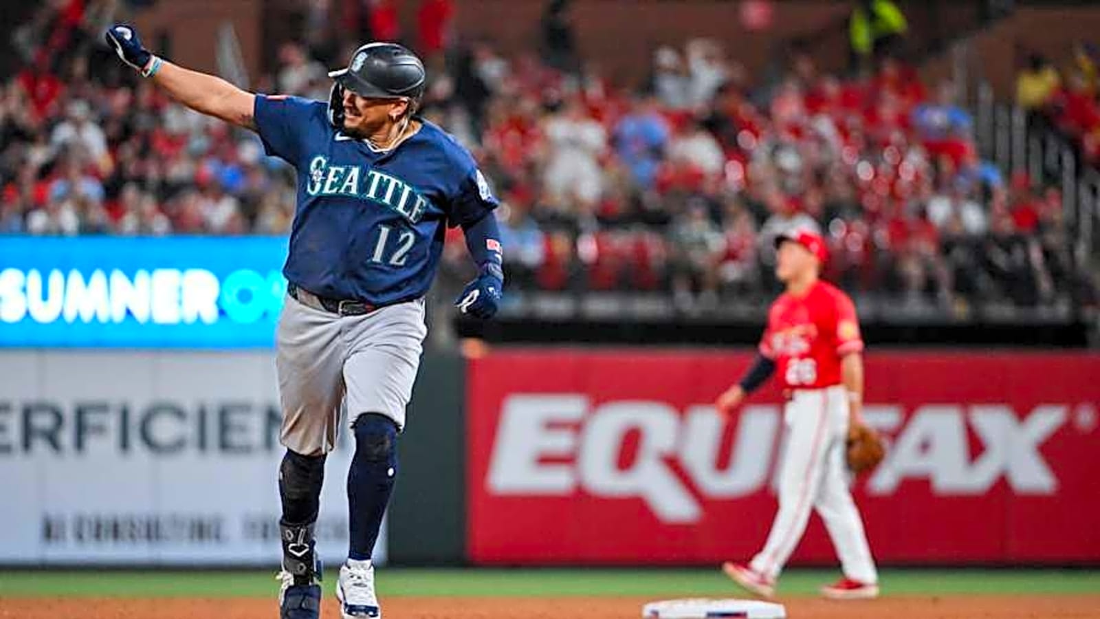Josh Naylor’s Late Scratch Gives Mariners Unwanted Injury Wrinkle vs. Cardinals