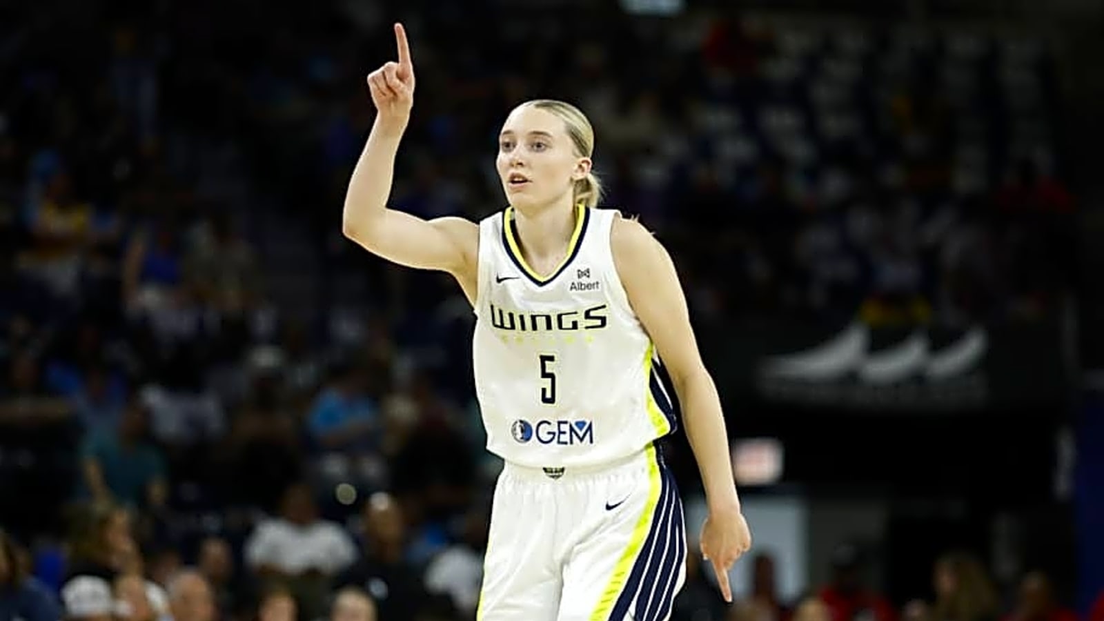 Caitlin Clark Praises &#39;Smooth&#39; Paige Bueckers Before First WNBA Showdown