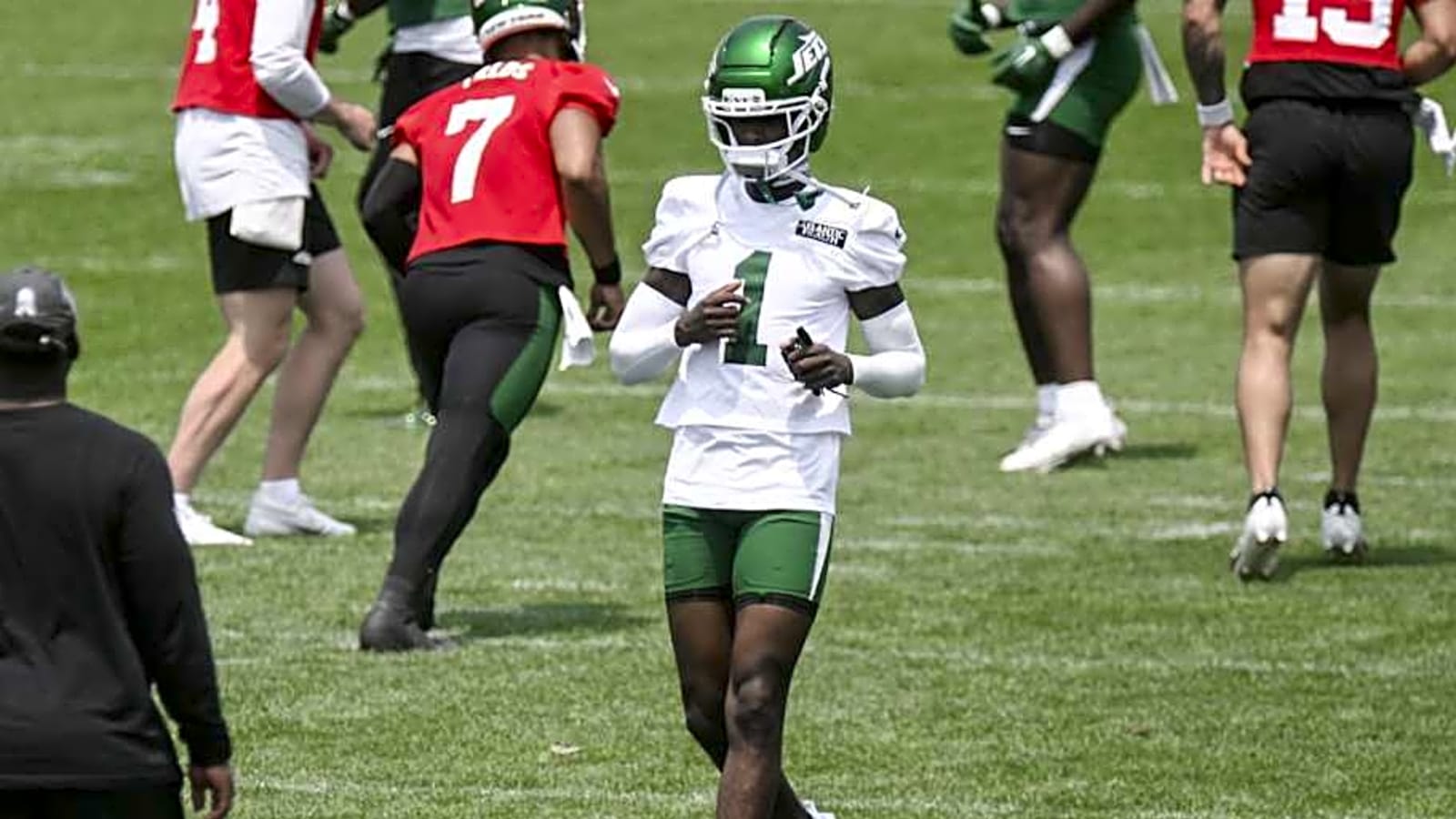 Jets Star Could Join Steelers Terrible Towel Curse