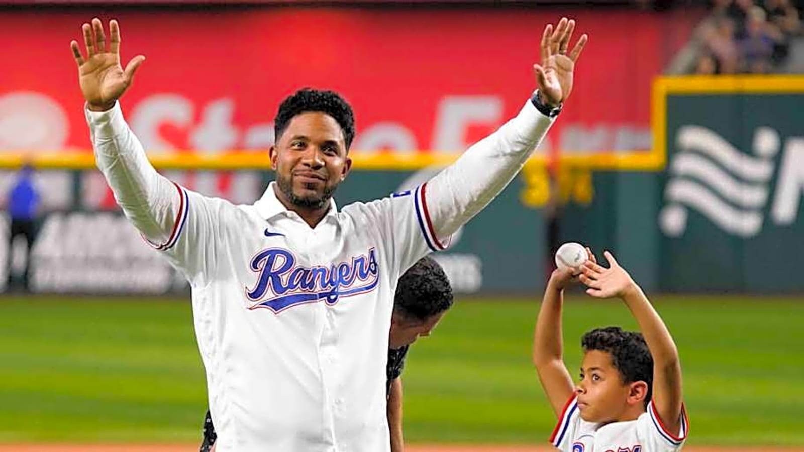 Elvis Andrus Joins Texas Rangers Legends During Hall of Fame Induction
