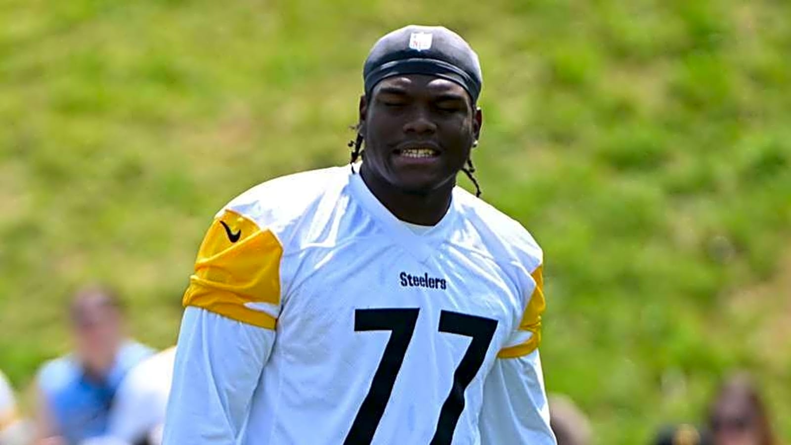 Steelers&#39; Broderick Jones Has Love/Hate Relationship With Aaron Rodgers