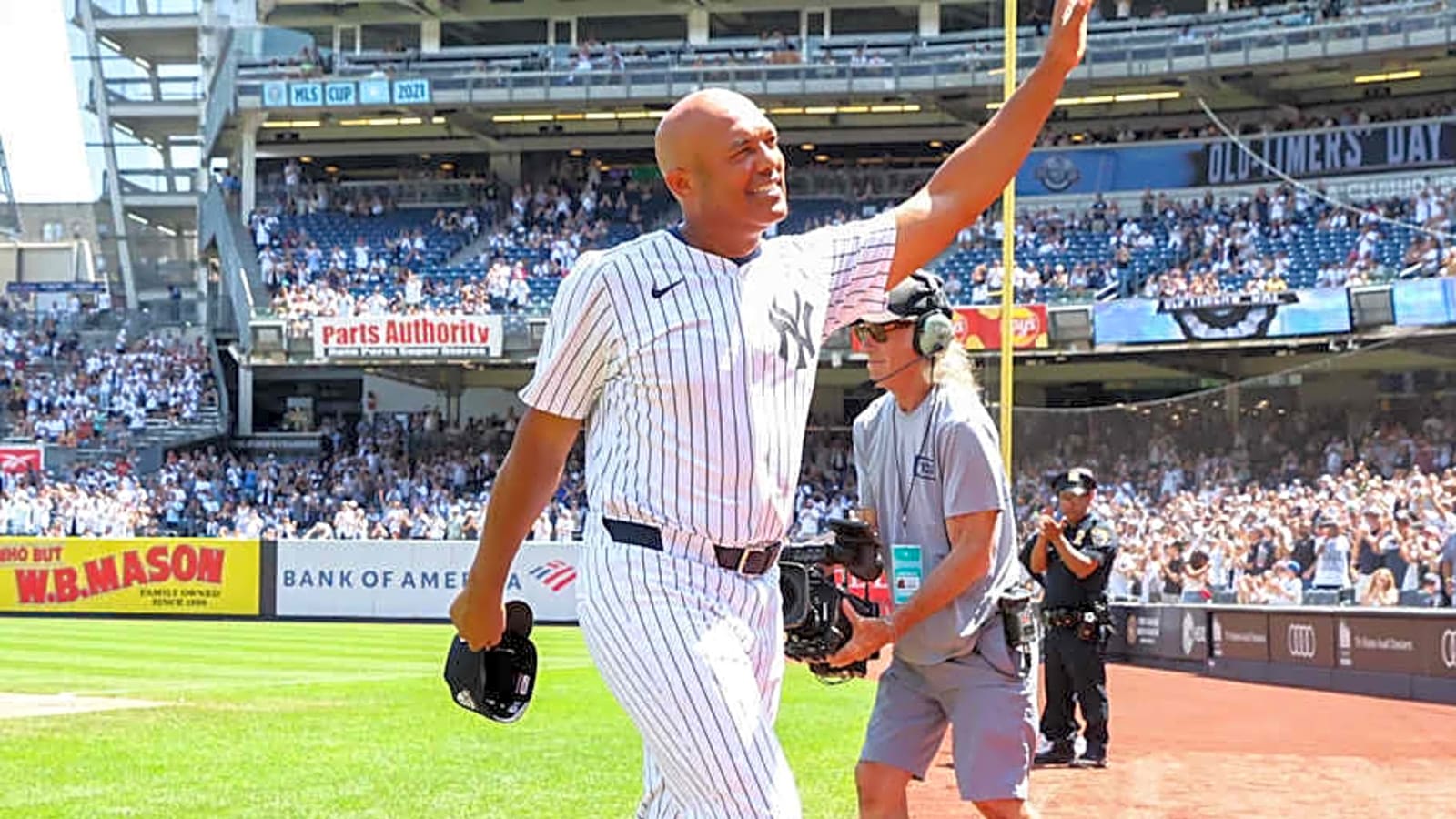Mariano Rivera&#39;s Injury End of Yankees Old-Timer&#39;s Game?