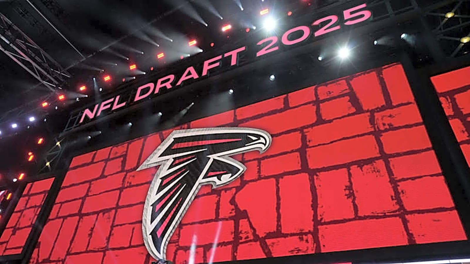 Falcons Sign 3 Draft Picks to Rookie Contracts