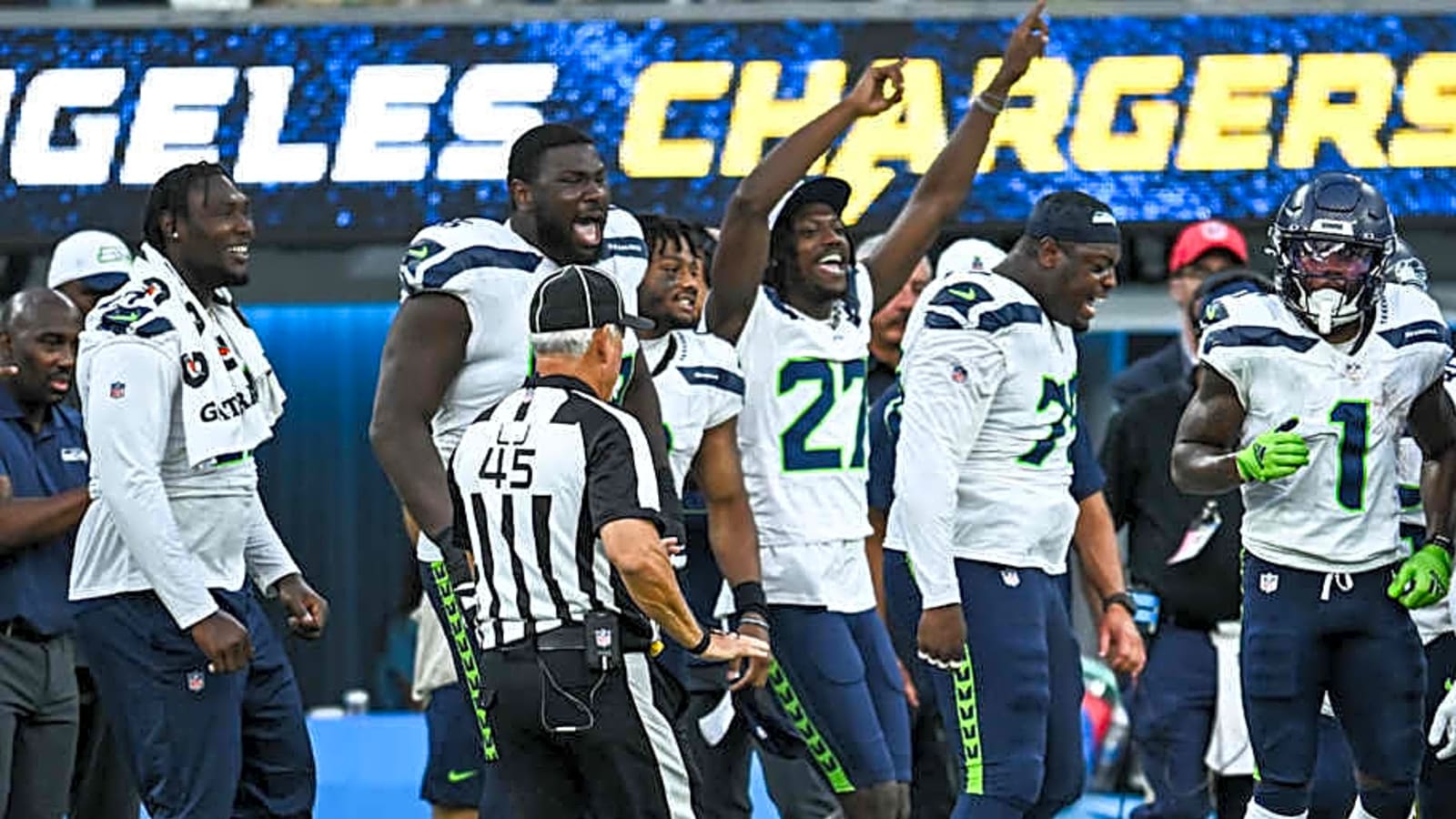 Analyst names Seattle Seahawks&#39; most important potential contract extension