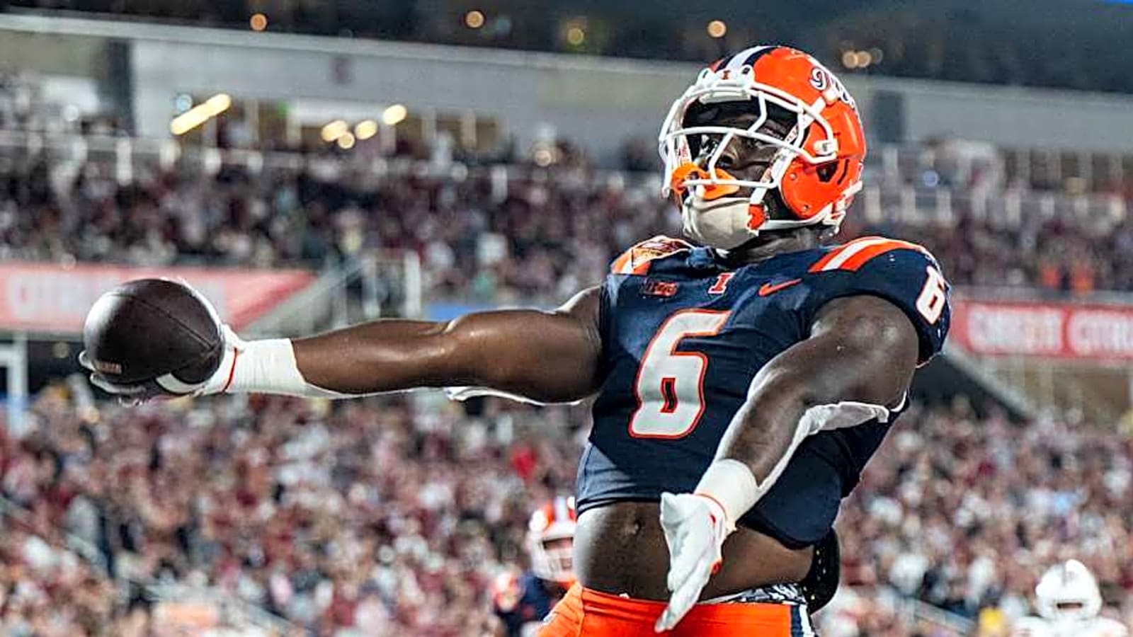 Illinois Running Back Josh McCray Expected to Visit With Georgia Bulldogs