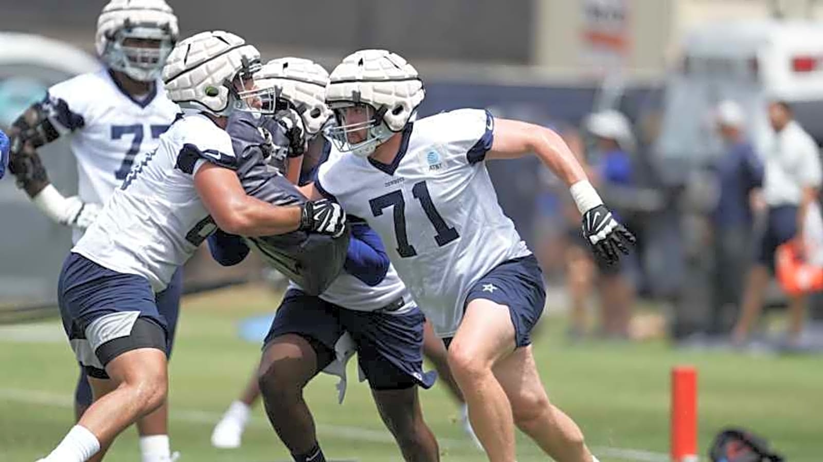 Cowboys cut former fifth-round pick to make room for new OTs
