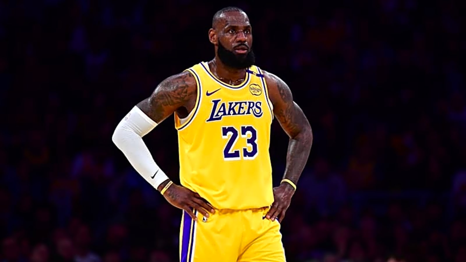Lakers Notes: LeBron James Trade Prediction, Major Update on 2 Trade Pieces, Charles Barkley Harsh Message