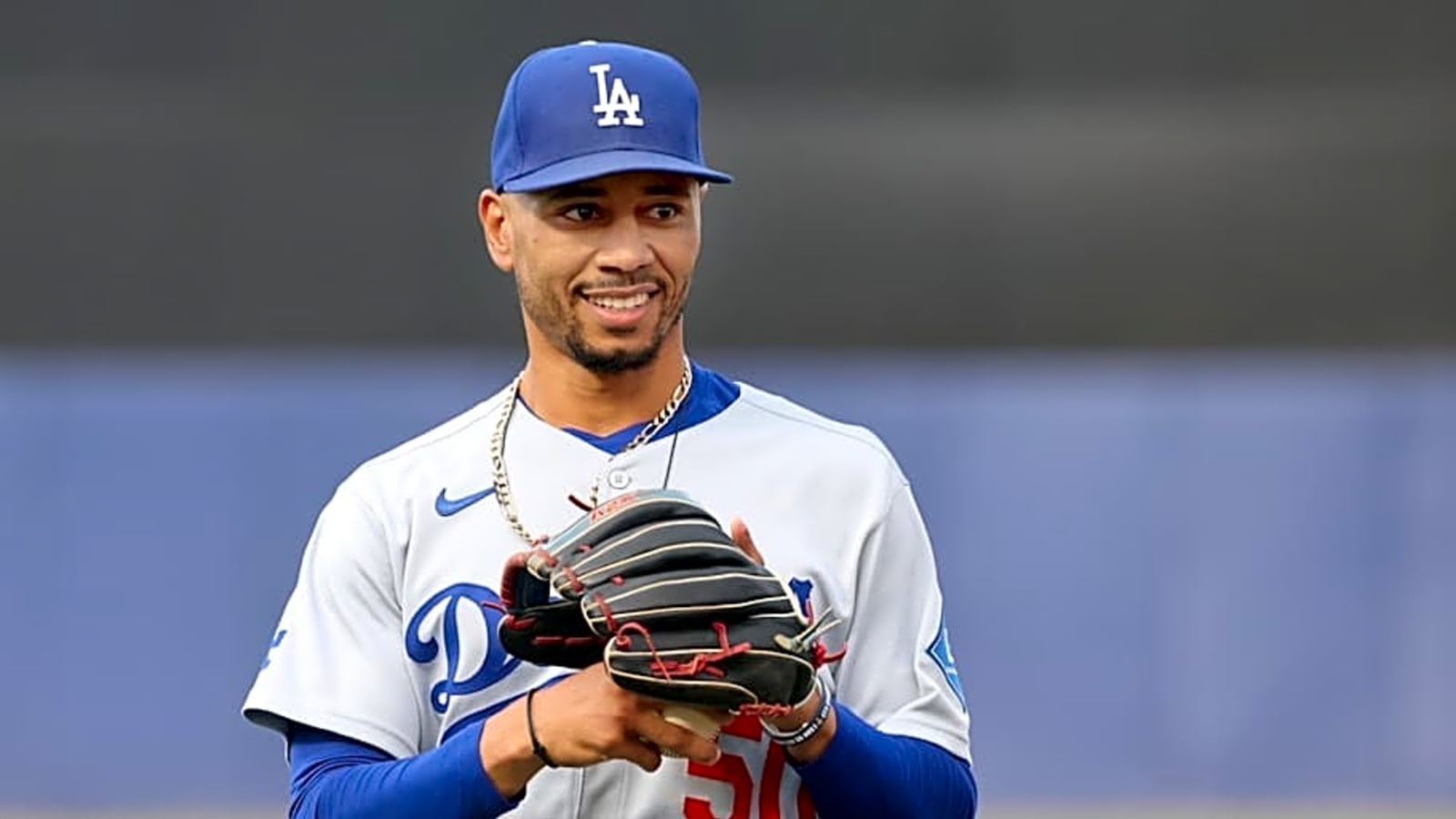 Dave Roberts Still &#39;Mulling&#39; Over Dodgers Lineup Order