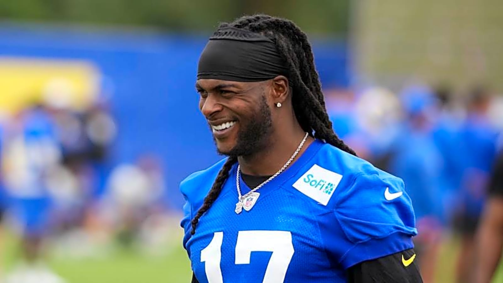 Watch: Rams&#39; Davante Adams Talks Teammates, 2025 Season After OTAs