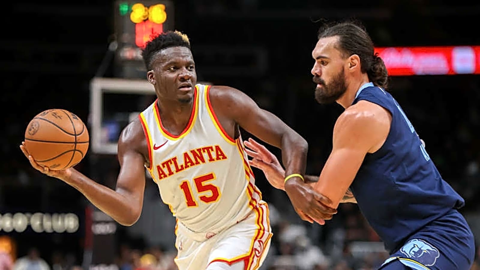 Lakers Linked With Former Rockets Center Entering Offseason