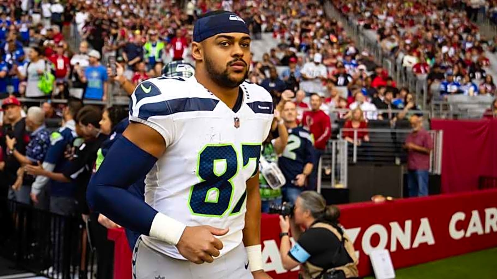 Dolphins Reportedly Host Veteran Tight End on Visit