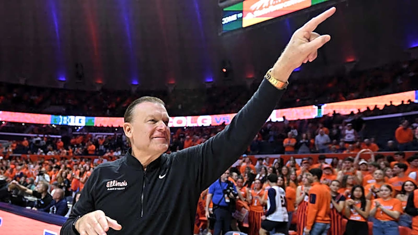 Brad Underwood Details the Unique Way Illinois Operates Like an NBA Franchise