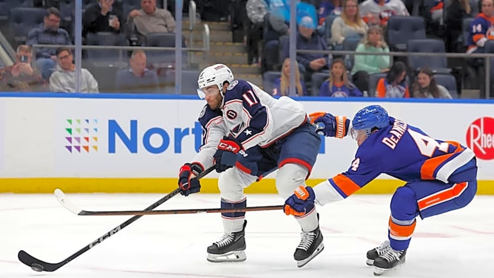 Former Wisconsin Badgers hockey captain signs NHL free agent deal with defending Stanley Cup champions