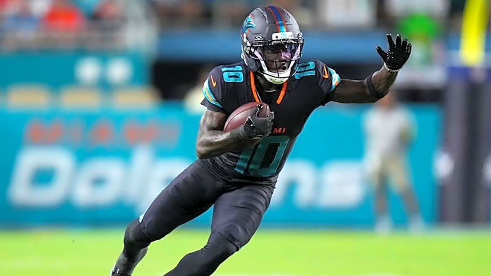 Tyreek Hill&#39;s Agent Makes Interesting Comment About WR&#39;s Future