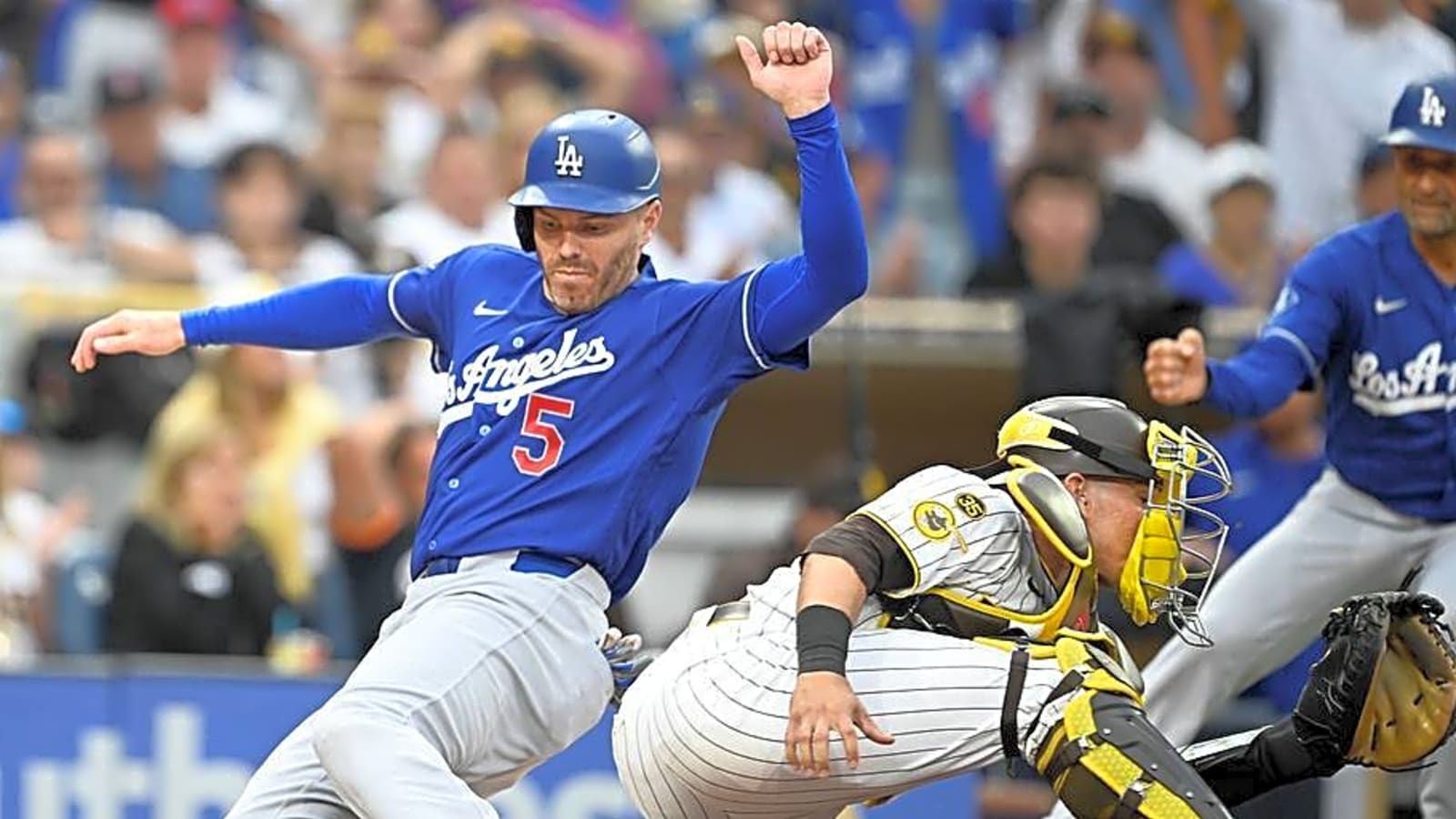 Padres Reliever Takes Shot at Los Angeles, Dodgers Fans