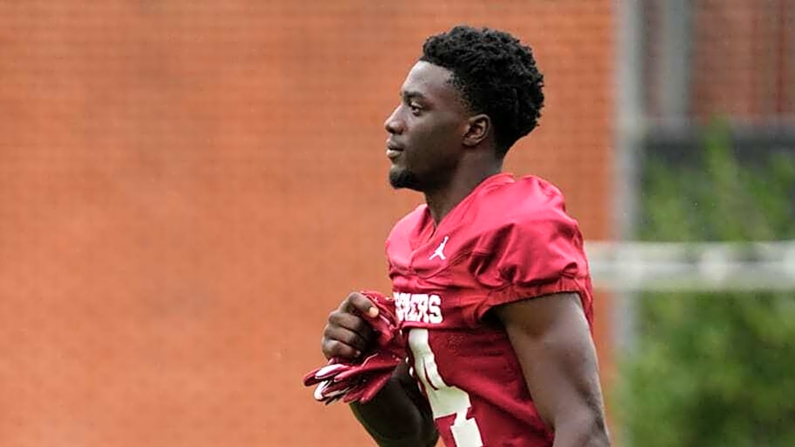 Why Oklahoma WR Elijah Thomas Has Earned Comparisons to Former SEC Star