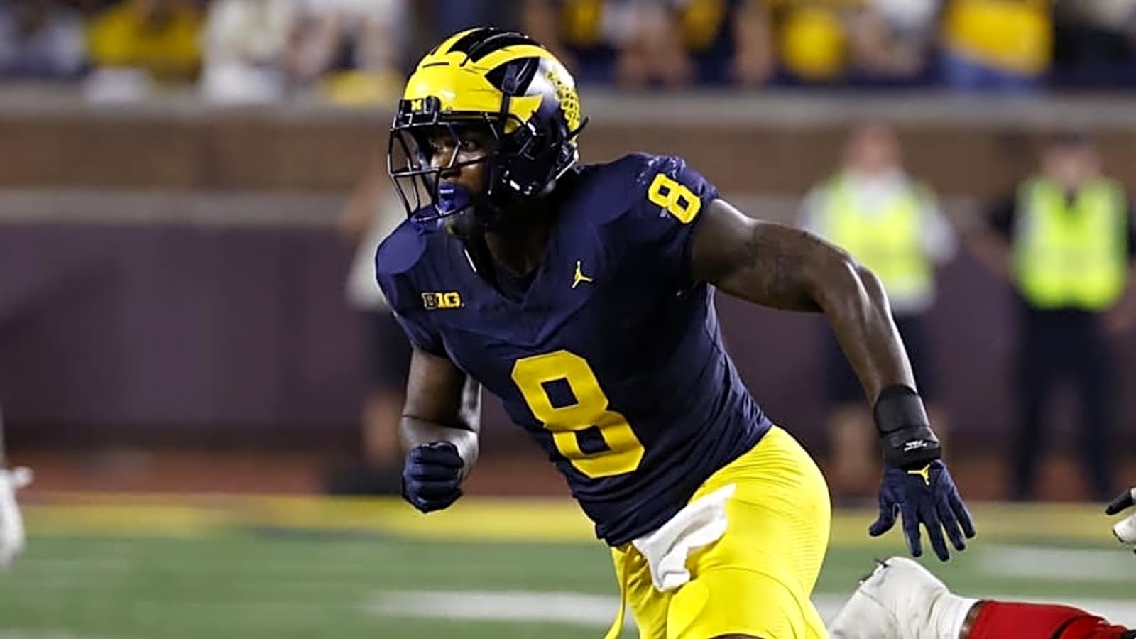 Michigan Player Hilariously Fails at Roasting Ohio State Buckeyes