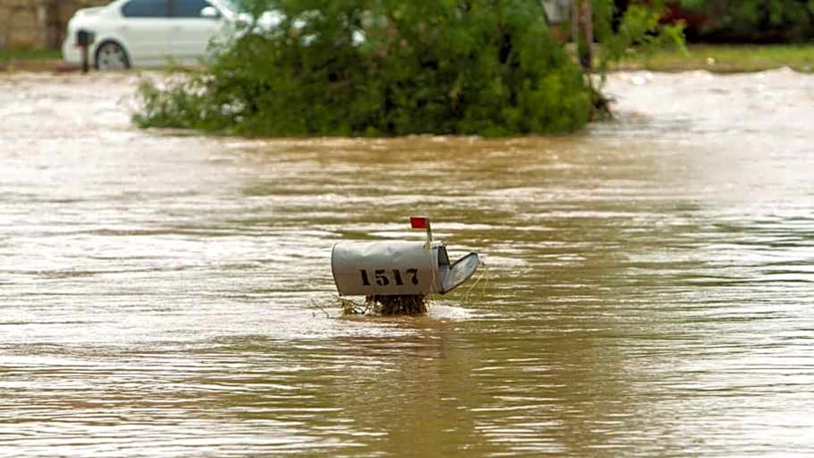 Commanders&#39; rival steps up after devastating Texas tragedy