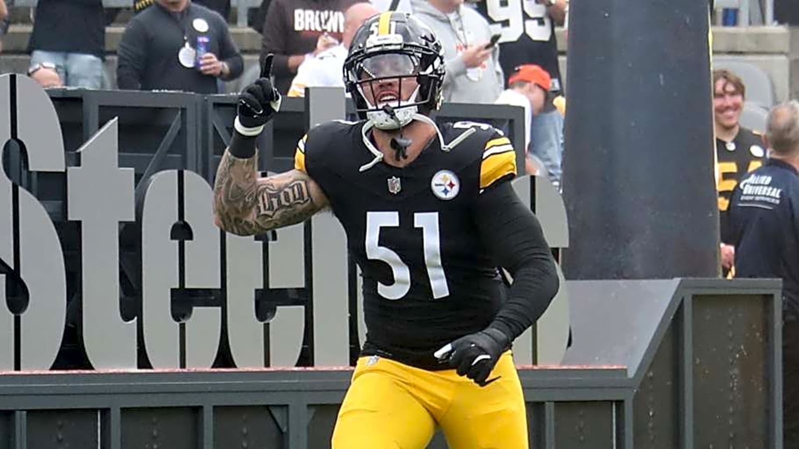 Steelers Champion Makes Bold T.J. Watt, Nick Herbig Statement