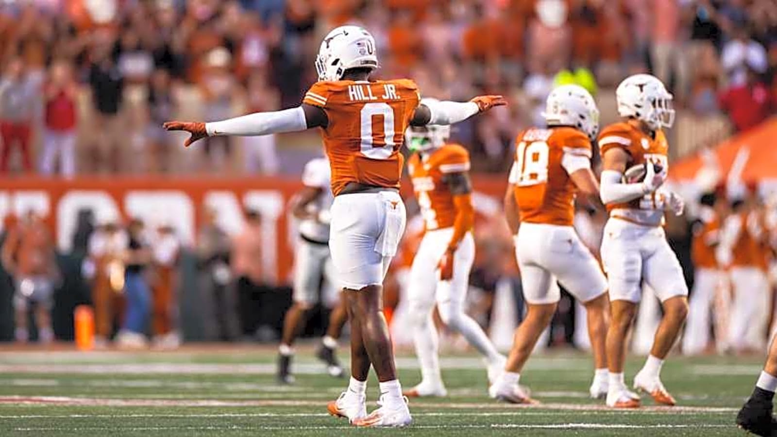 Texas Longhorns LB Anthony Hill Not Concerned with Preseason Hype