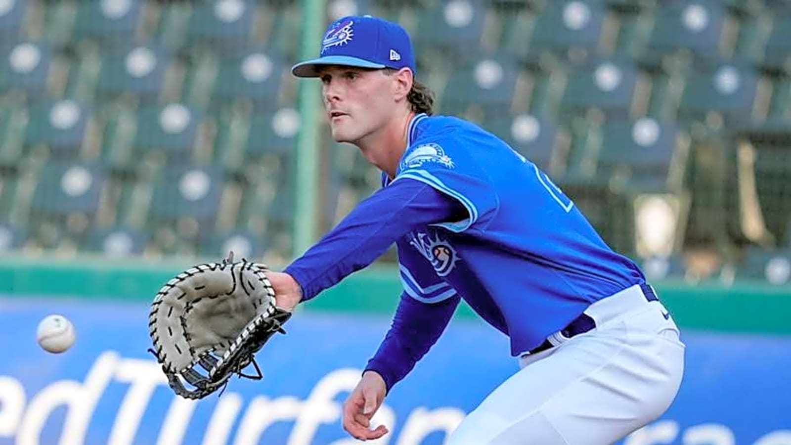 Dodgers Infielder Elects Free Agency