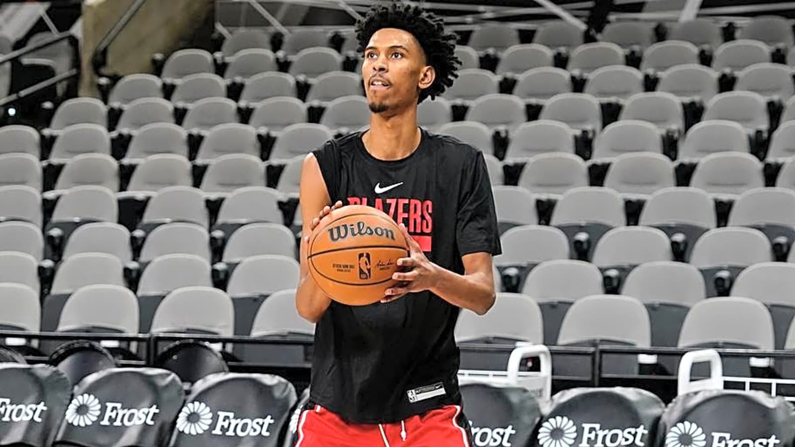 The Milwaukee Bucks sign 7-footer as developmental project