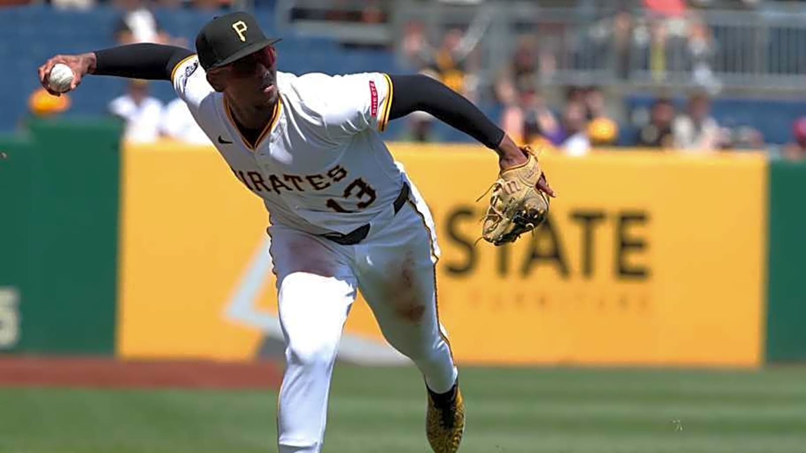 Pirates Infielder Named Gold Glove Award Candidate