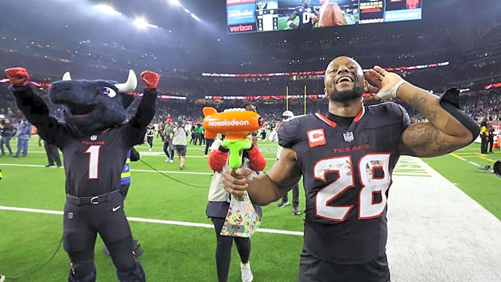 Anonymous NFL Source Drops Bold Claim on Houston Texans&#39; Joe Mixon