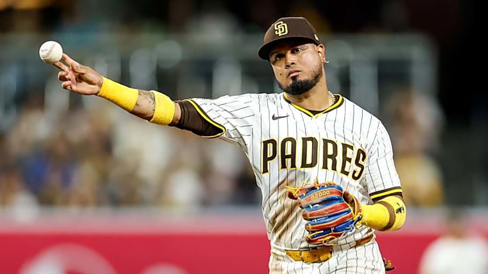 How Giants' One-Year Deal With Luis Arráez Shakes Up Infield Market