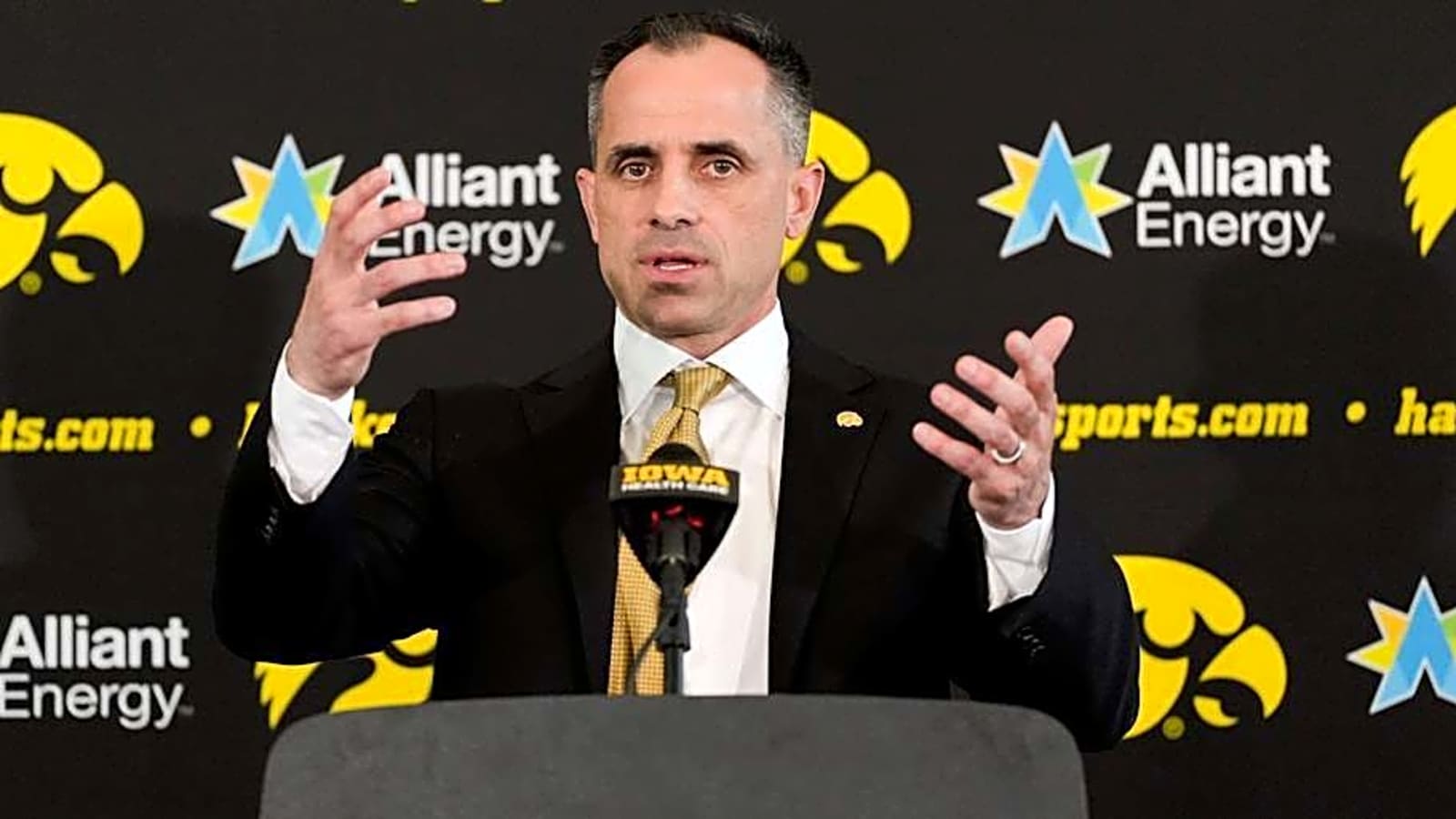 Iowa Hawkeyes, Ben McCollum Receive Bad Recruiting News on Wednesday