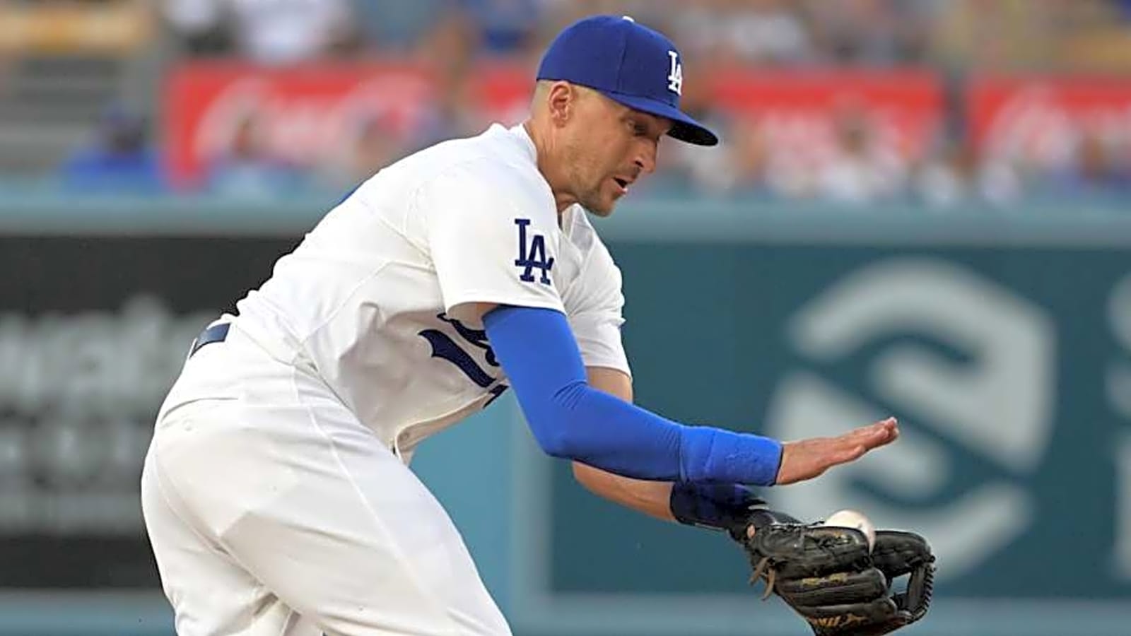 Former Dodgers Infielder Announces Sudden Retirement