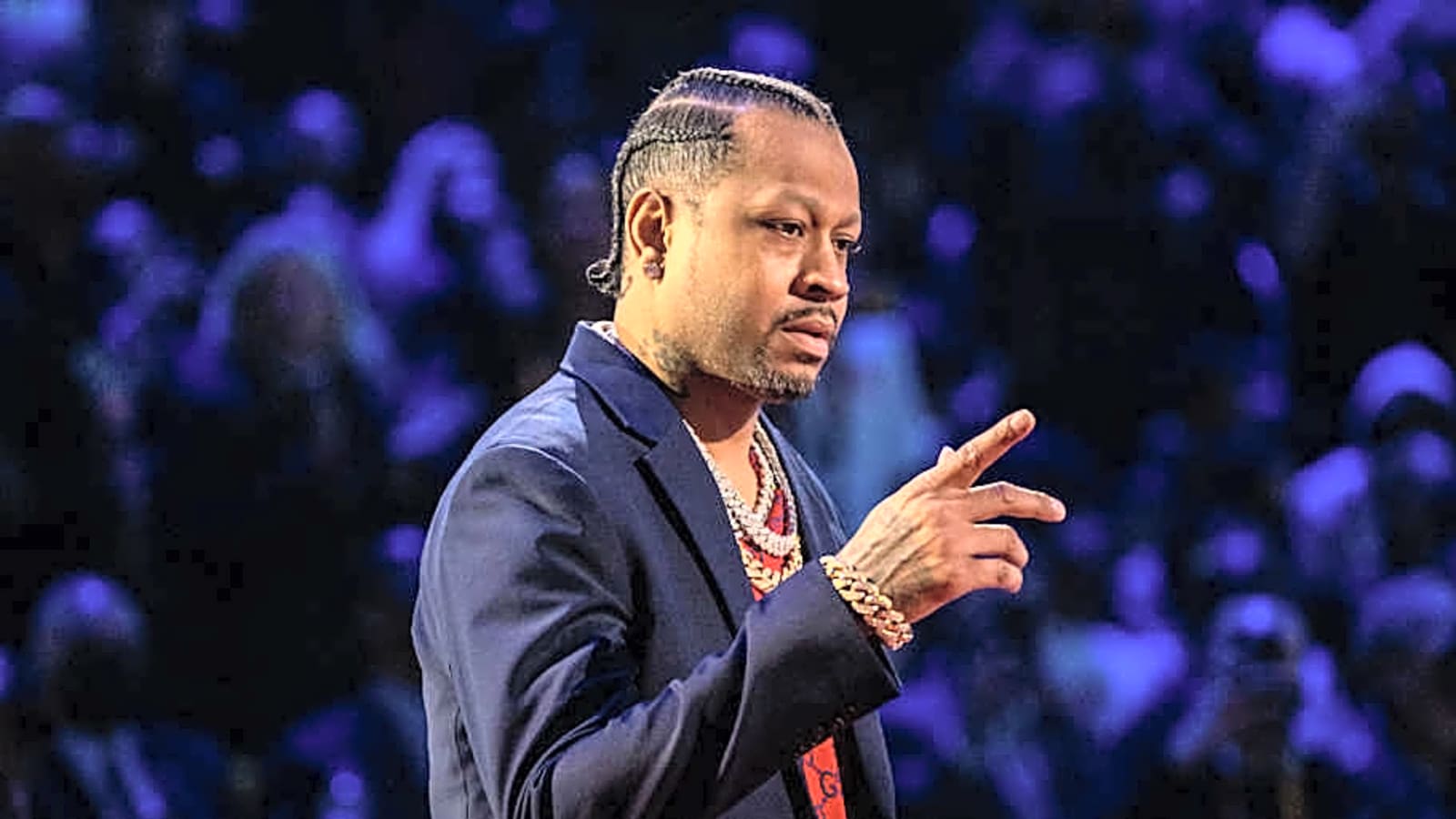 Carmelo Anthony Gives High Praise to Sixers Legend Allen Iverson