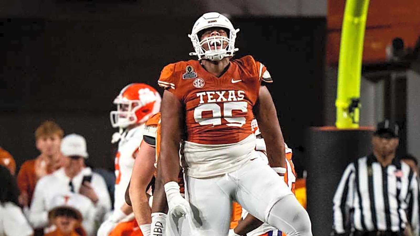 Texas Longhorns Predicted to Land Coveted 4-Star DL Prospect
