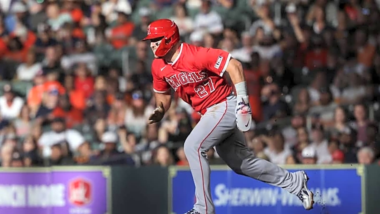 Angels&#39; Mike Trout Signs Ball For Astros Fan and His Son, Despite Earlier Interference