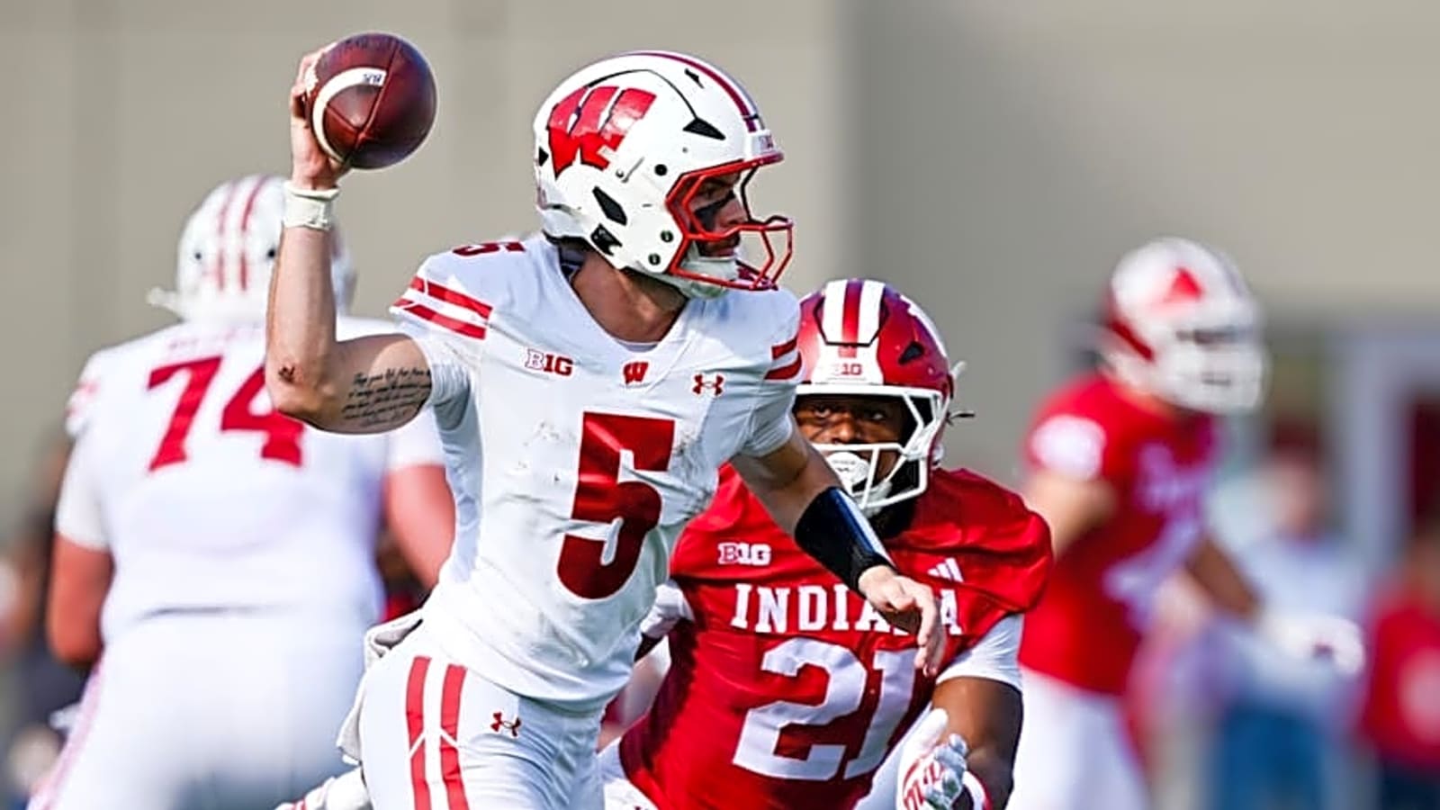 Carter Smith gives Wisconsin Badgers hope at QB, showing progress in loss to Indiana