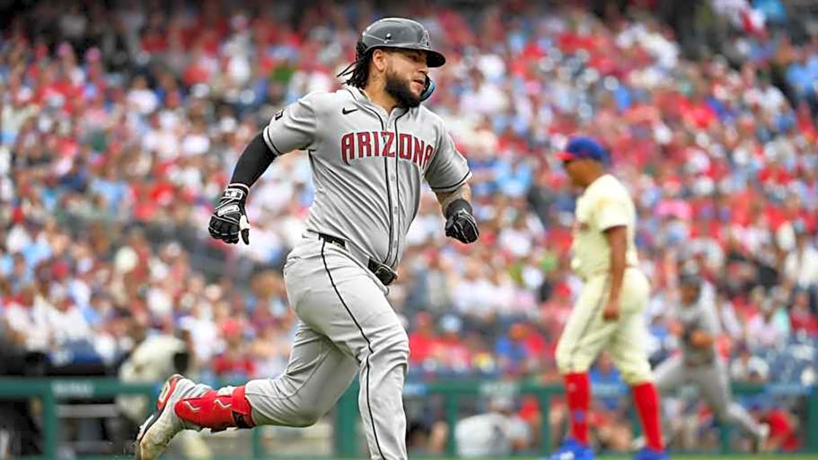 Diamondbacks Hang On to Win Nail-Biter in Philadelphia