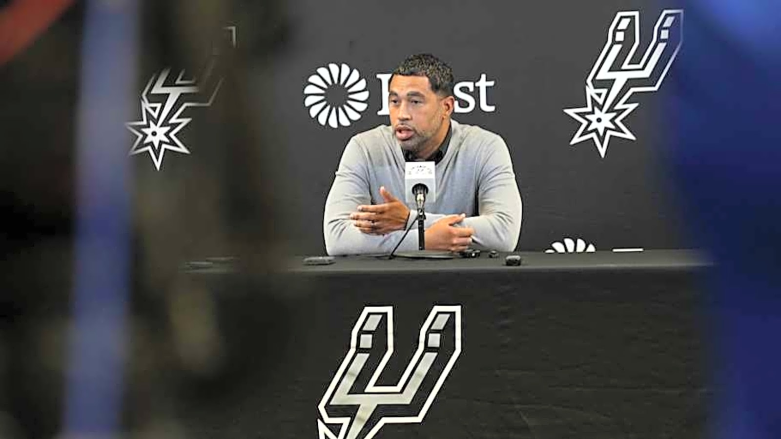 San Antonio Spurs Officially Announce Trade With Pacers