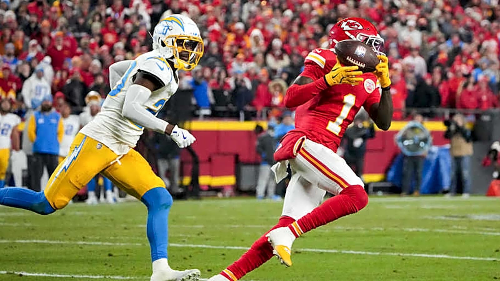 Latest Fad Is to Pick Chargers to Overtake Chiefs